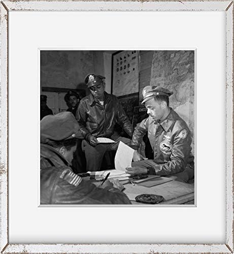 БЕЗКРАЙНИ СНИМКИ Снимка: Флаери Таскиджи | Удроу У. Крокет | Едуард К Глид | Рамителли, Италия | Март 1945 | Винтажное снимка