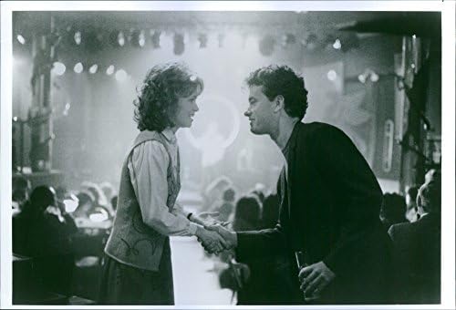 Реколта снимка на Том Хэнкса, пожимающего ръката на Сали Маргарет кульминационном момента на филма. 1988