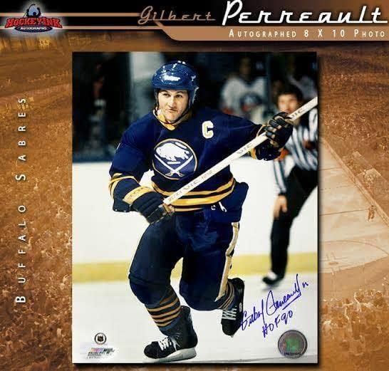 Снимка ГИЛБЪРТ PERRO с автограф от Бъфало Сейбърс 8x10 - 70149 - Снимки на НХЛ с автограф
