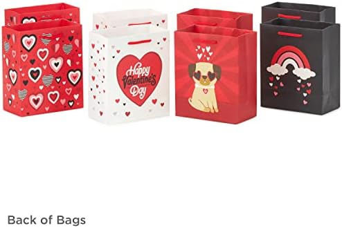 Малките подаръчни пакети Hallmark 6 Свети Валентин (8 пакети, 4 Фигурата: Сърца, на Дъгата, Кученце Мопс) за децата, Училищни партита,