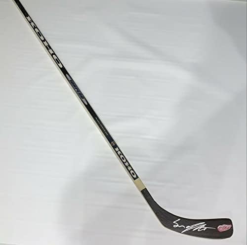 Стика за хокей на Оскар Сундквиста с автограф на Детройт Ред Уингс - Стик за хокей в НХЛ с автограф