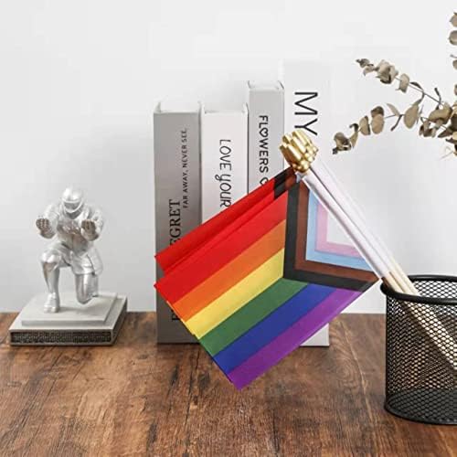 25 Опаковки Малки знамена Progress Pride Rainbow Gay Stick Flag Mini Handheld Inlcusive Progressive Pride ЛГБТК Знамена 4x6 инча